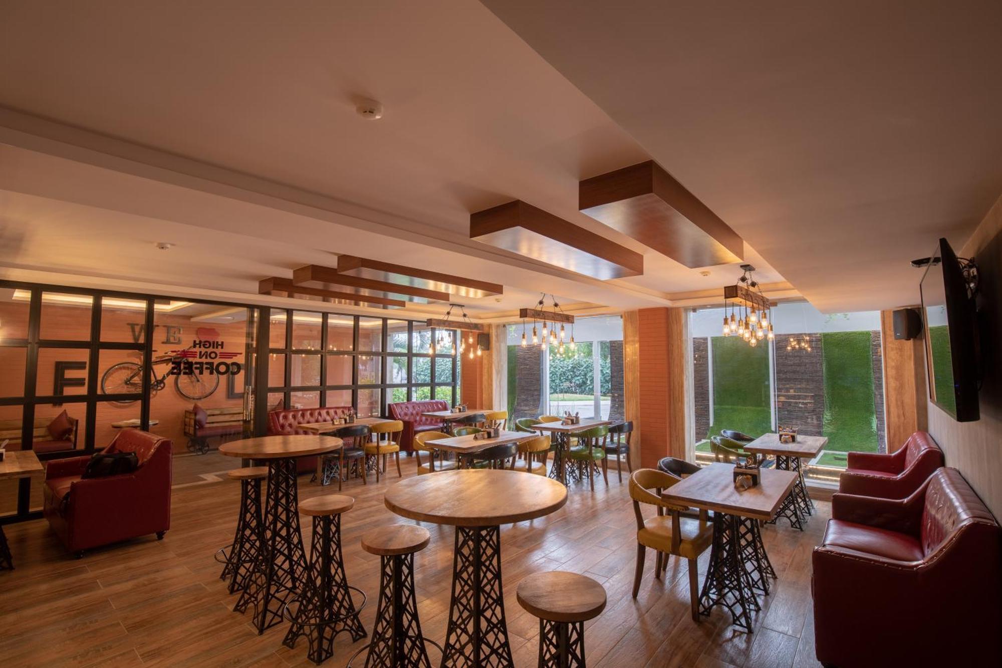 Hotel Jenneys Residency Coimbatore Esterno foto