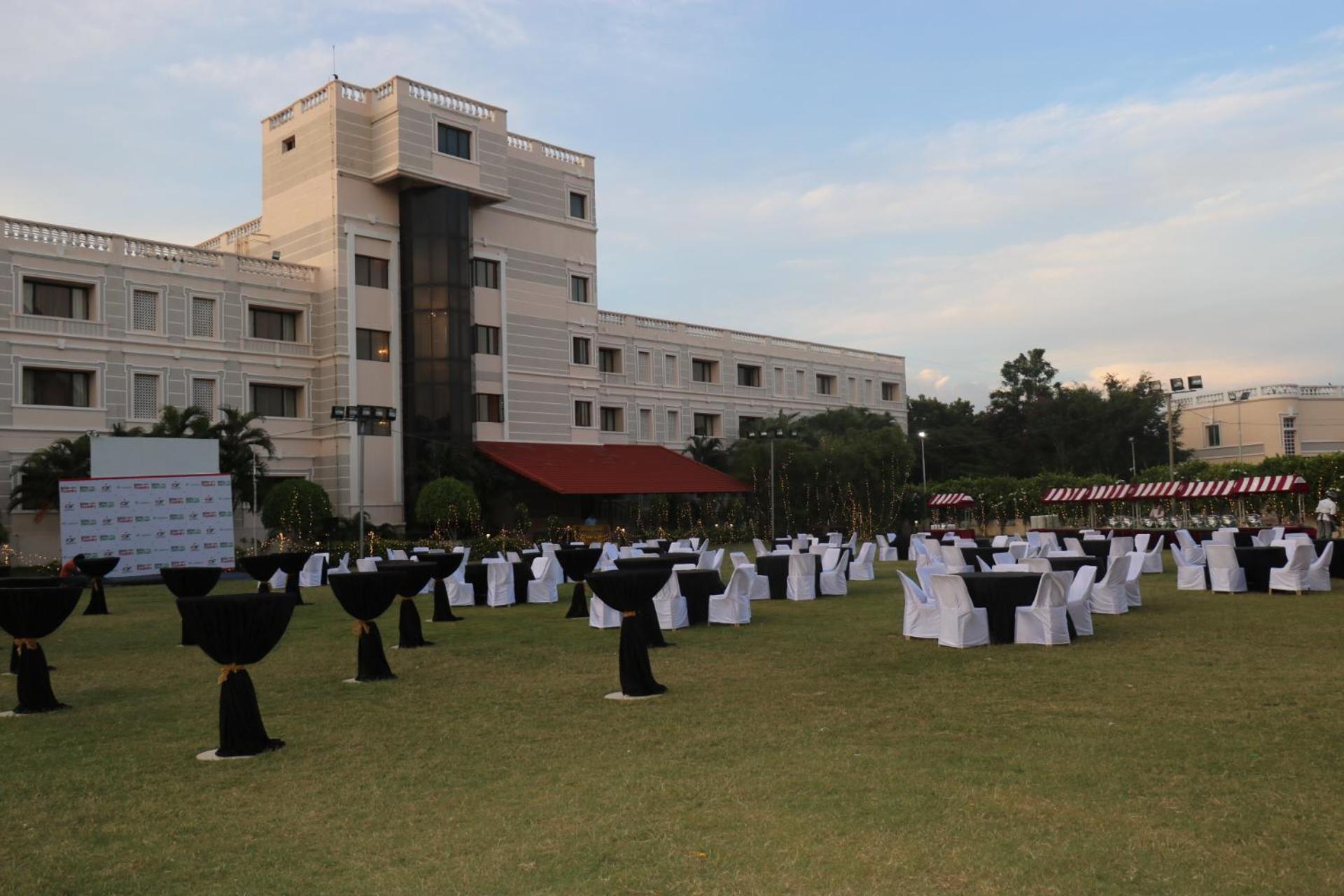 Hotel Jenneys Residency Coimbatore Esterno foto